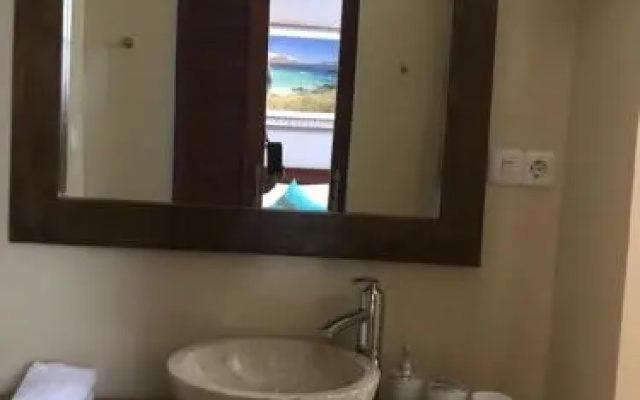 Wae Molas Hotel