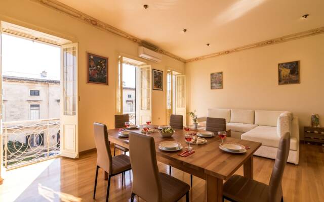 Отель Luxury Seaview Apartment in the Heart of Old Town Греция, Корфу - отзывы, цены и фото номеров - забронировать отель Luxury Seaview Apartment in the Heart of Old Town онлайн комната для гостей