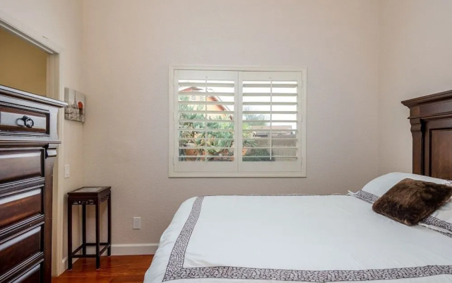 Casa Willow 4 Bedroom Home by RedAwning
