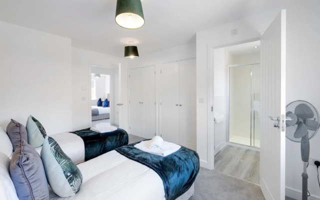 Modern 5 Bedroom 3 Bath Hse Aylesbury