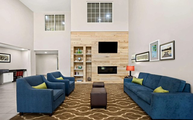 Comfort Inn & Suites High Point - Archdale