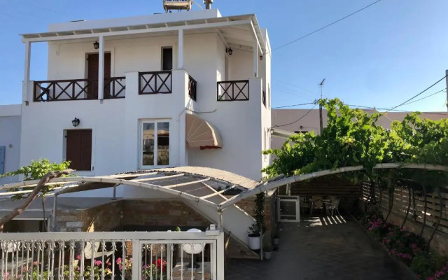 Dea House