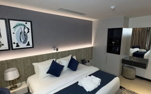 Blu Pearl Hotel & Residence