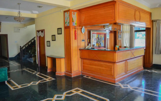 Hotel Indore Palace