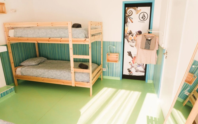 Hospedium República Surf House Hostel