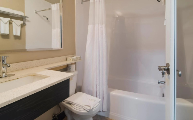 Canadas Best Value Inn & Suites Kamloops