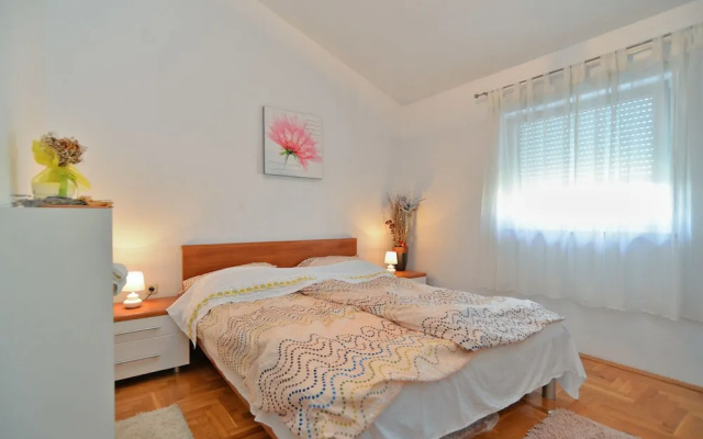 Apartment 258