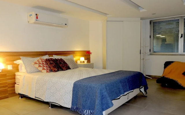 Studio 204