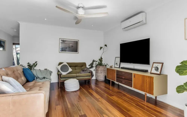 Kirra Shores Coastal Hideaway