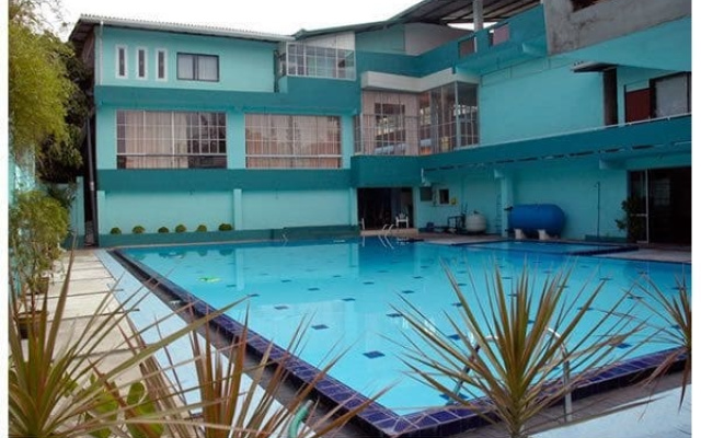 Aubrona Hotel