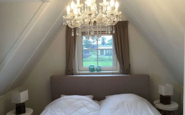 Holiday Home Built in Zaanse Style, Near Alkmaar