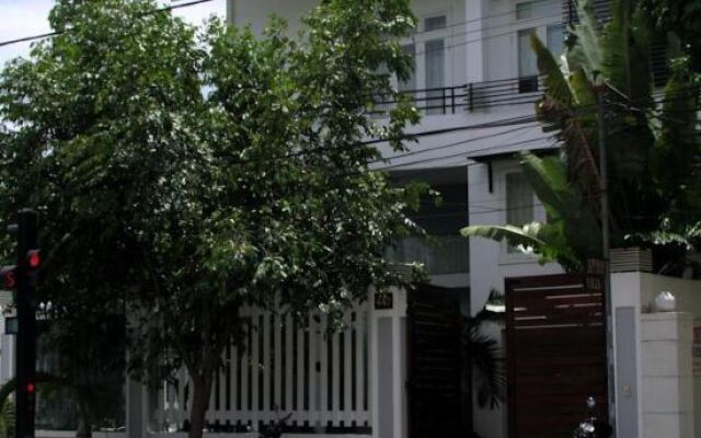 Отель An Huy Villa вид на фасад