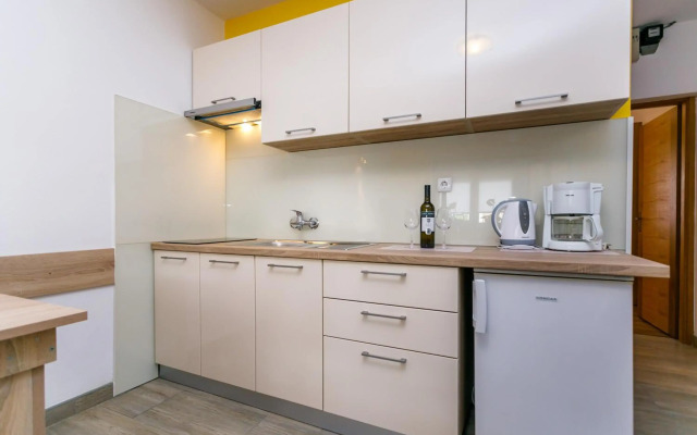 Holiday House Snjezana