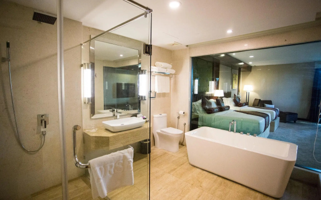 Royale Signature Hotel