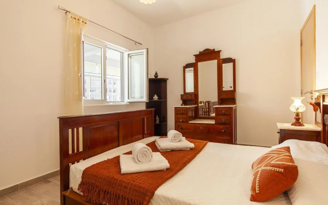 B100 - Abrotea Quaint 2 Bed Apartment in Lagos