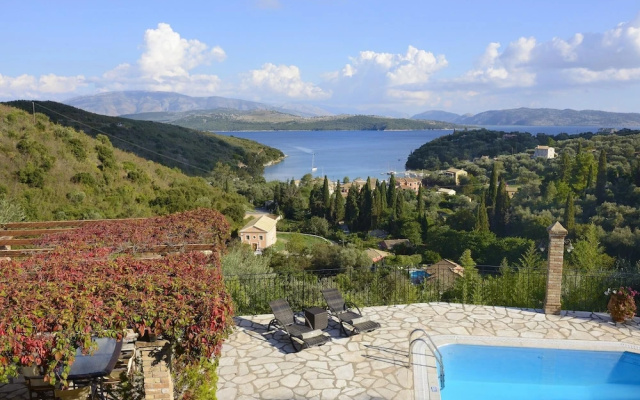 Leonora s House in St Stefanos Bay