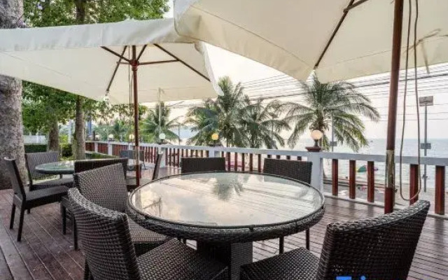 RimLay Beachfront Pool Villa 5 Bedroom