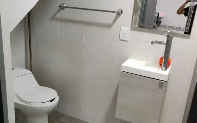 Room in Studio - New Basement Loft With all the Amenities