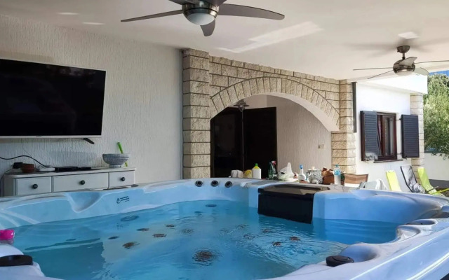 Villa Pagar - with whirlpool - Renovated in 2022