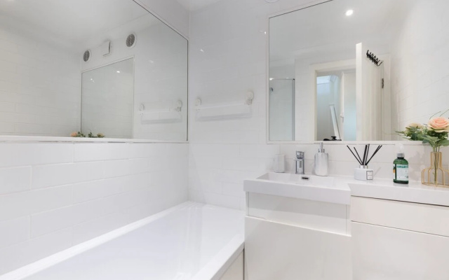 Lovely 3-bed Apartment in North Central London