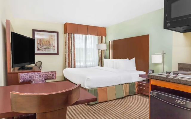 Ramada Carlyle