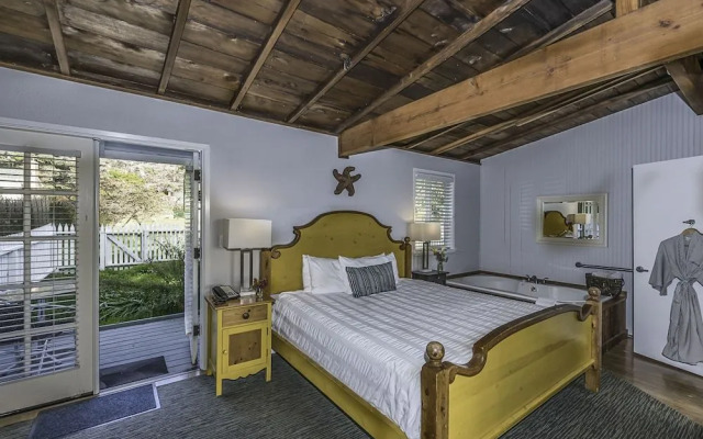 The Inn at Schoolhouse Creek