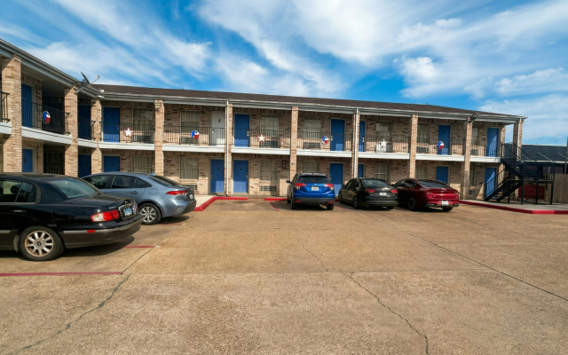 Golden Motel Near Houston Medical Center