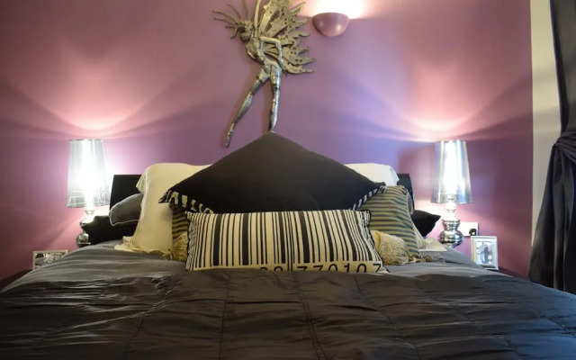 2 Bed Flat in Shoreditch With Balcony