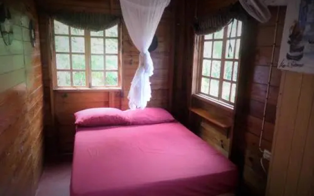 La Familia Guest House and Natural Farm