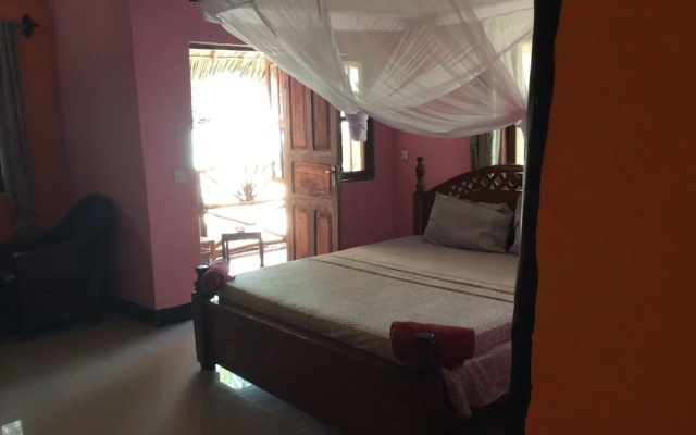 Kajibange bar and guesthouse