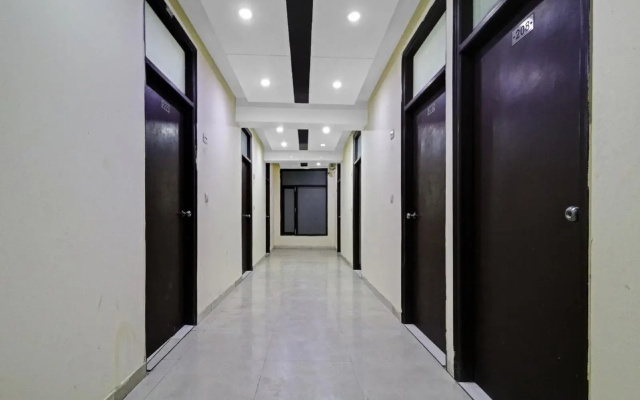 OYO 696 Hotel Grand Rooms
