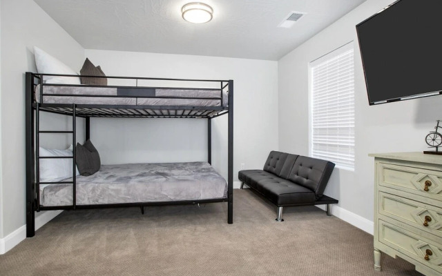 Gateway 3 Bedroom Townhouse by Redawning