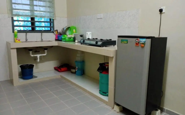 Rumah Tamu Pekan (semi D)