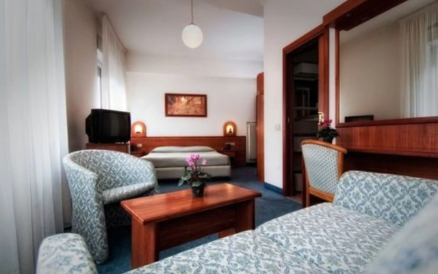 Hotel Everest