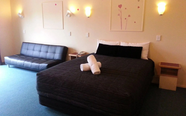 New Castle Motor Lodge