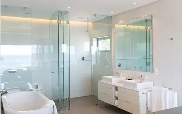 62 Camps Bay