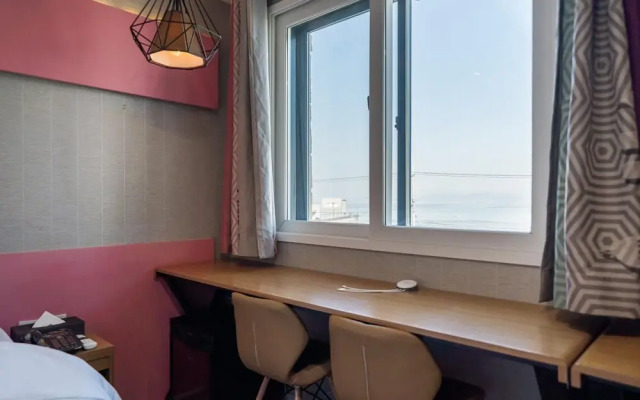 Hwaseong Hotel Jebudo