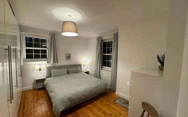 Stirling Haven: Charming 3B Apt In City Centre