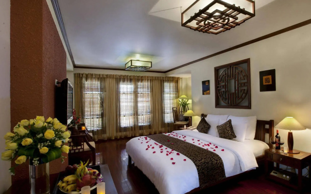 Golden Lotus Hotel