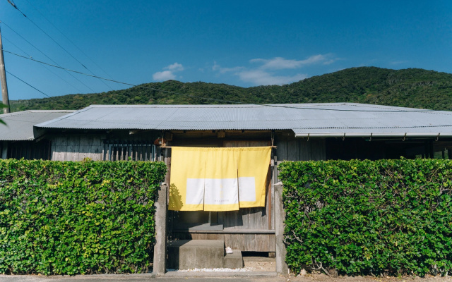 Denpaku Beach View Roof (Kakeromajima)