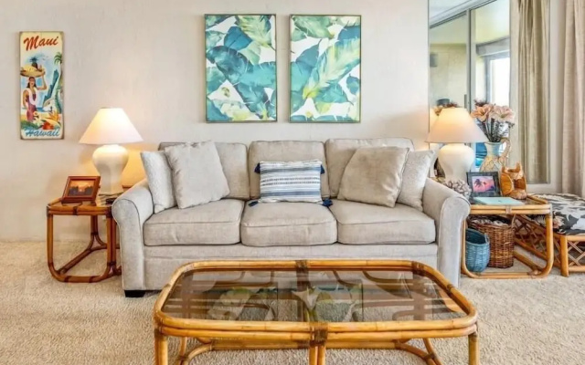 Menehune Shores, #517 1 Bedroom Condo by RedAwning