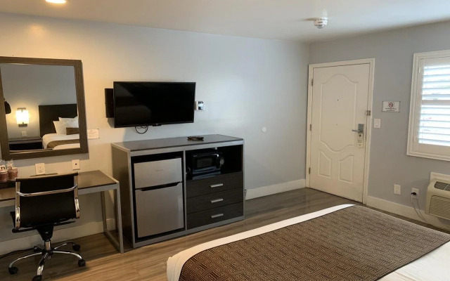 Pacific Inn