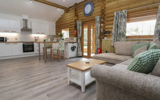 Redwood Lodge