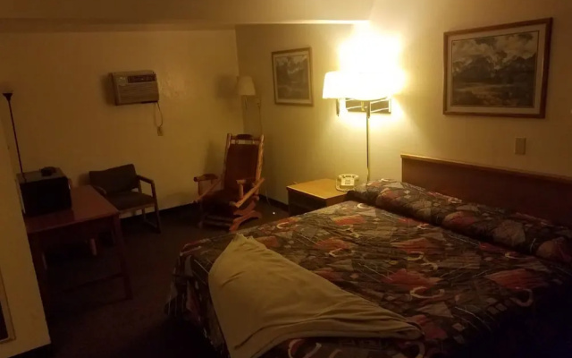 Travelers Inn