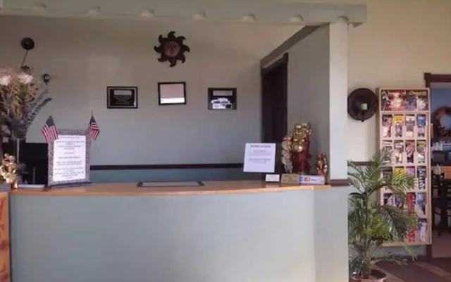 Royal Inn & Suites
