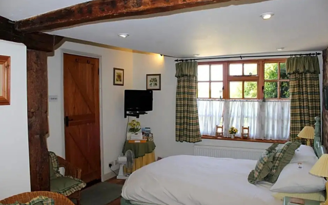 Clayton Wickham Farmhouse