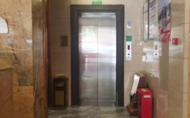 Blue Hotel (Baise Aegean Shopping Plaza Youjiang National Medical College)