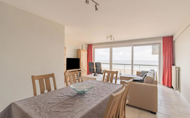 Nice apartment in Blankenberge with terrace