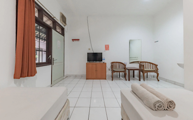 RedDoorz @ Hotel pondok Kurnia near Buah Batu Bandung