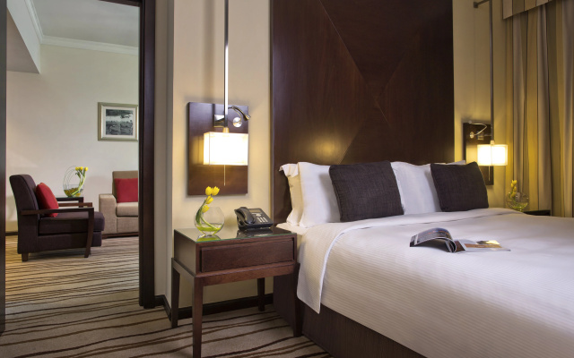 Отель Radisson Blu Barsha Heights